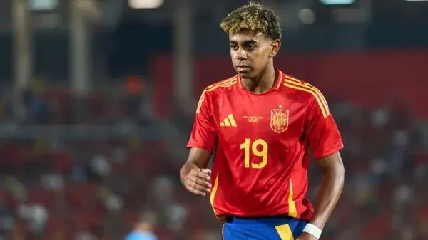 足球风格与战术特点分析